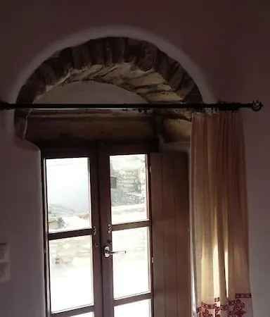 Holiday home Petrino House Aperathos