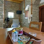 Petrino House Apérathos