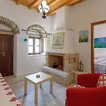 Petrino House * Apérathos
