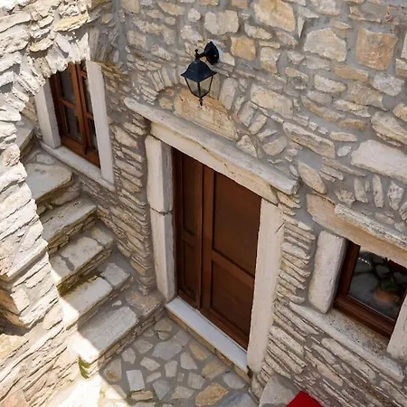 Petrino House Aperathos