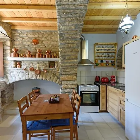 Tatil Evi Petrino House Apérathos