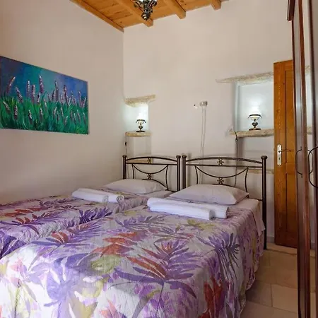 بيت للعطل Petrino House