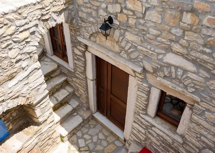 Petrino House Aperathos