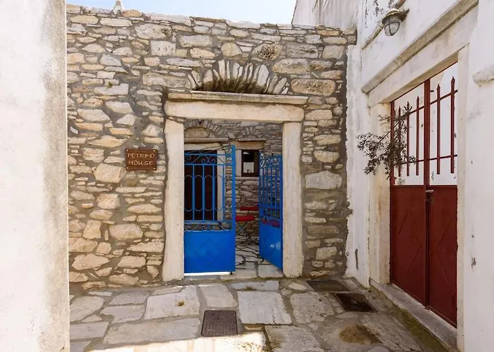 Petrino House * Aperathos